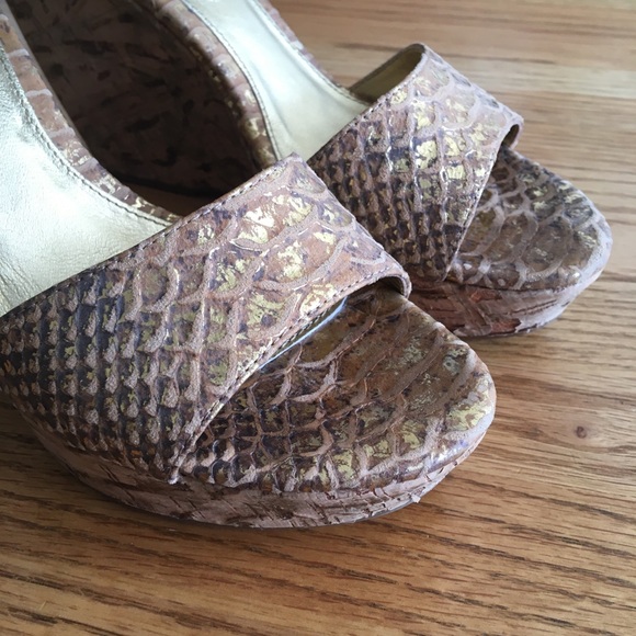 7M Isola Gold Cork Wedge Heels - Picture 10 of 12